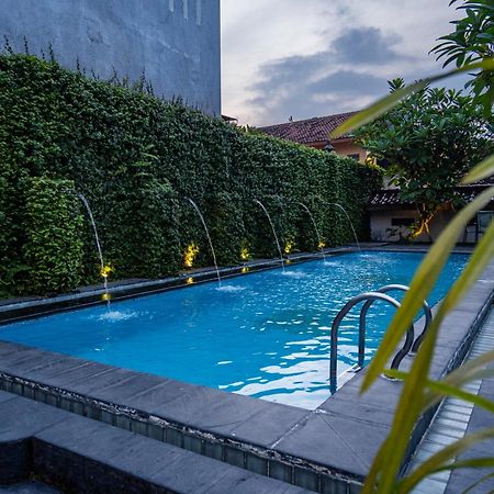 D Ajenk Boutique Guesthouse Kejayan Esterno foto