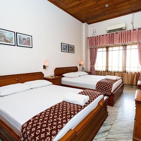 D Ajenk Boutique Guesthouse Kejayan Esterno foto