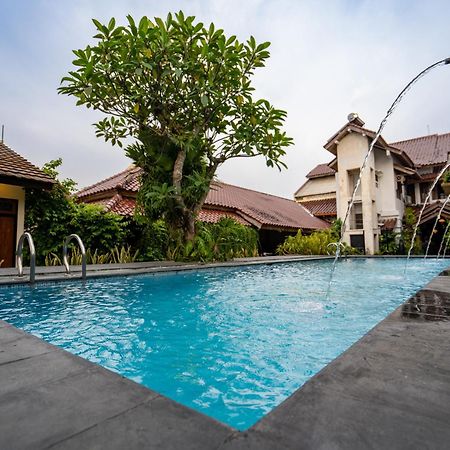 D Ajenk Boutique Guesthouse Kejayan Esterno foto
